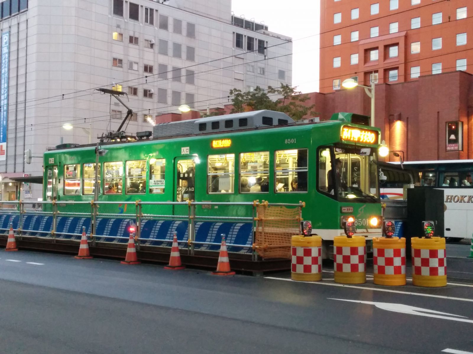札幌市営路面電車です。【札幌観光貸切チャータータクシー】