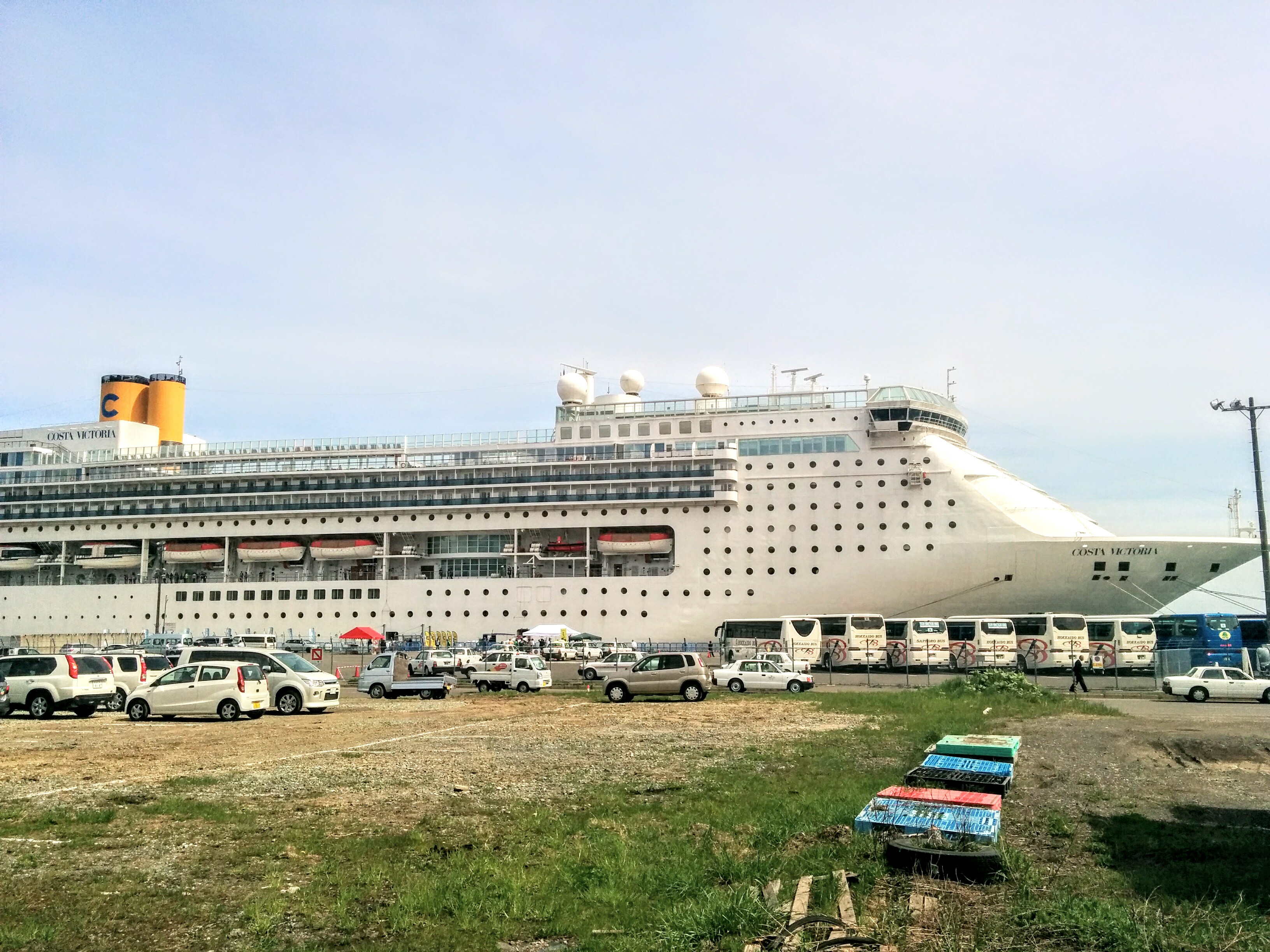 今年初のクルーズ客船が勝納埠頭へ入港しました。【小樽貸切観光タクシー】