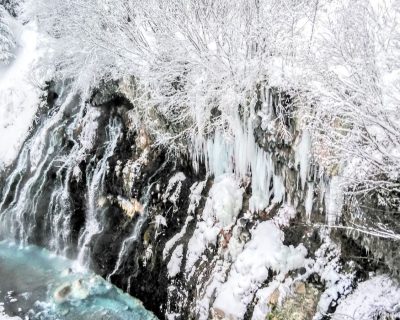 白ひげの滝「冬」観光案内です。【白金温泉・美瑛町】
