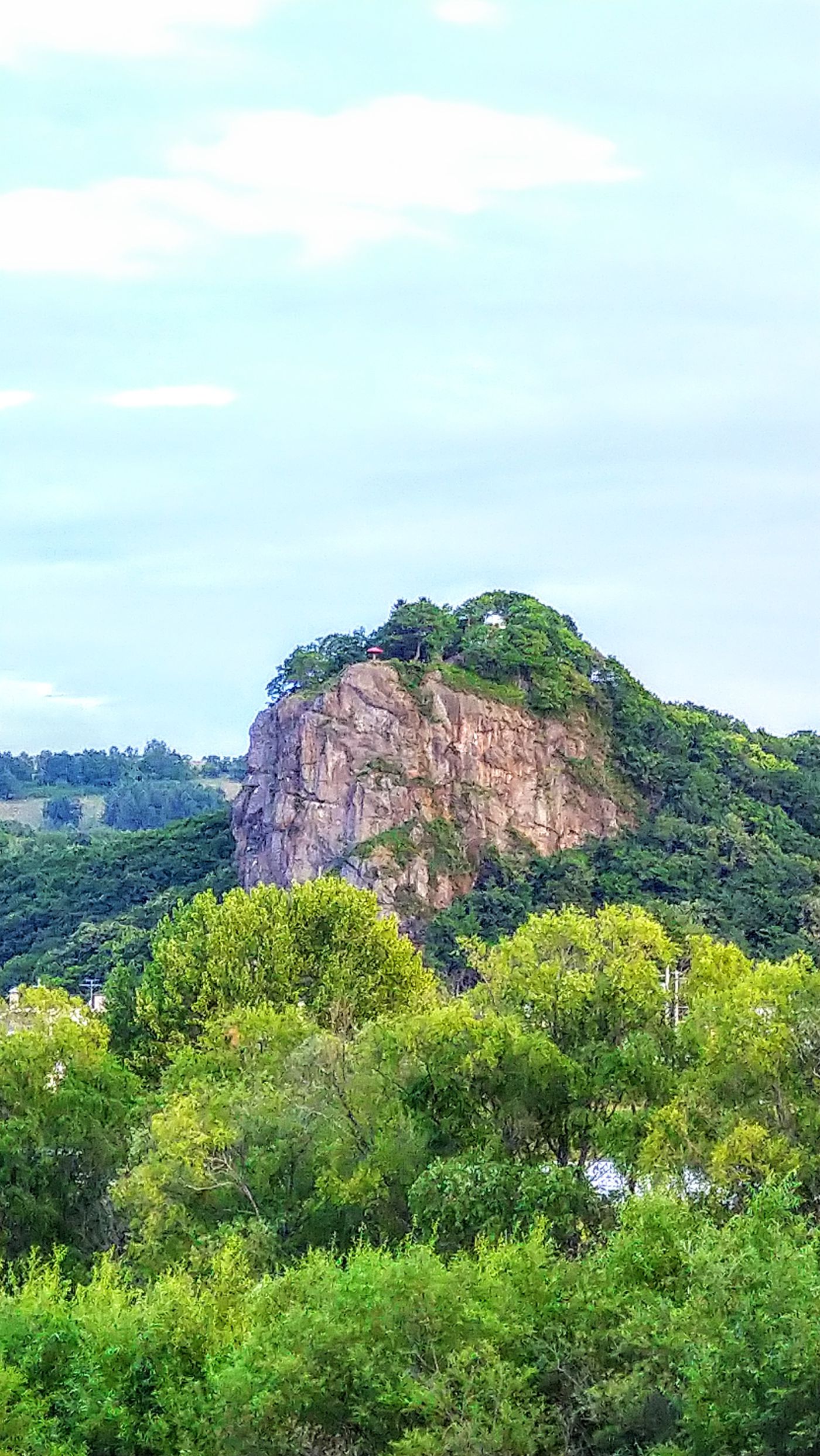 擬岩 遠軽町・瞰望岩（がんぼういわ）です。 - 北海道札幌小樽観光タクシー